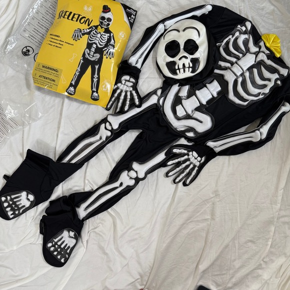Spooktacular Creations Other - Spooktacular Creations Glow Skeleton Boy's Size M Black Halloween Costume Set